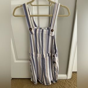 Hollister- multicolor romper